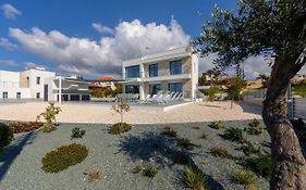 Villa Andromeda, Sea Caves